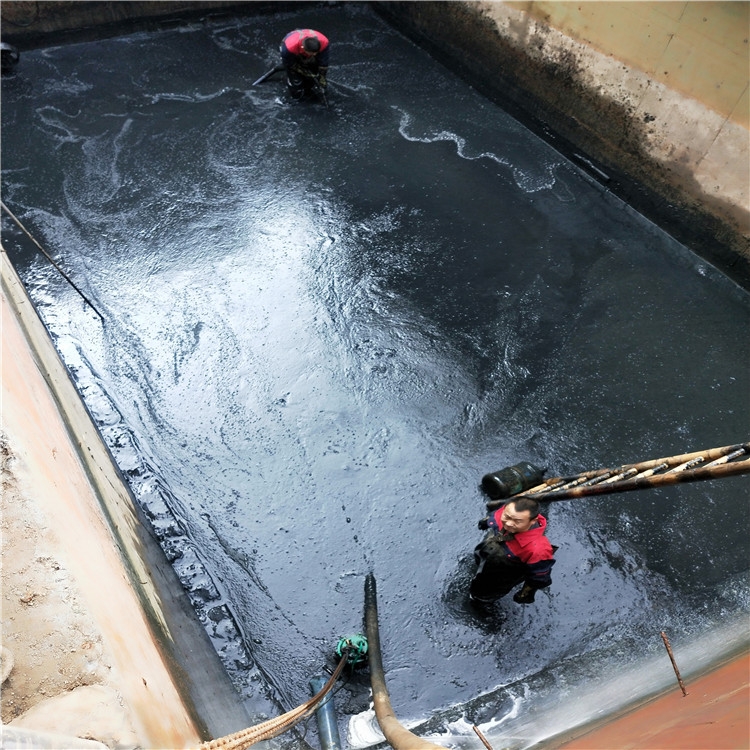 站前废水池清理